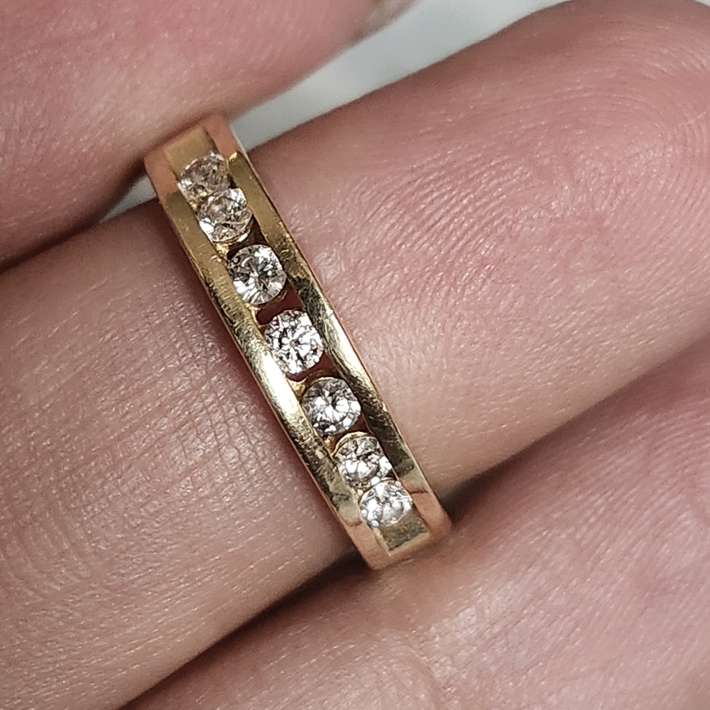 14k Gold Band With Natural Diamonds.
